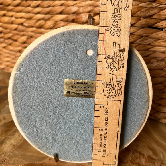 Red & Green Filigree 6” Tile - Picture 5 of 6